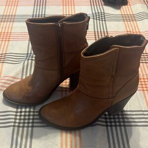 Steve Madden Tan Heeled Boots